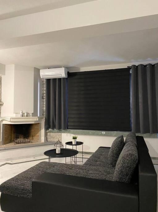 M&F Meteora Apartments #1 กาลัมปากา ภายนอก รูปภาพ
