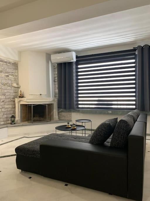 M&F Meteora Apartments #1 กาลัมปากา ภายนอก รูปภาพ
